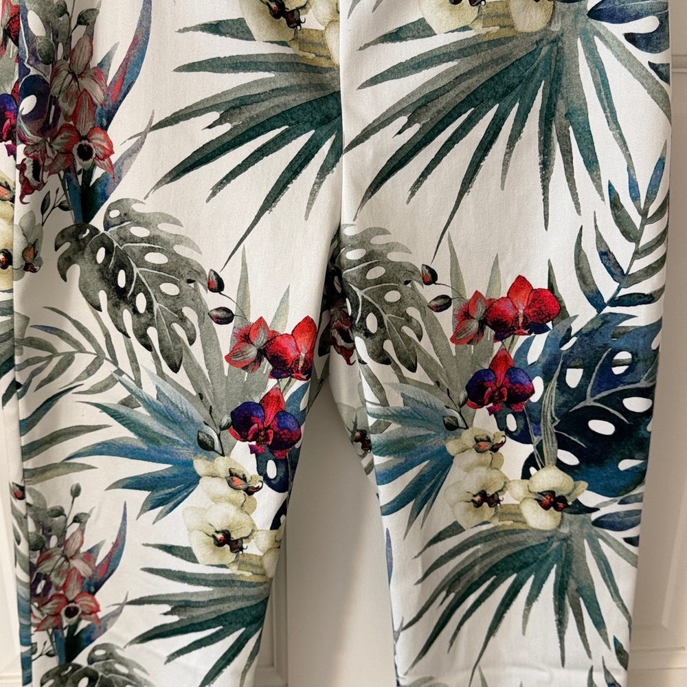 Joseph Ribkoff Tropical Print Cropped Pants Size 2 - Picture 7 of 8